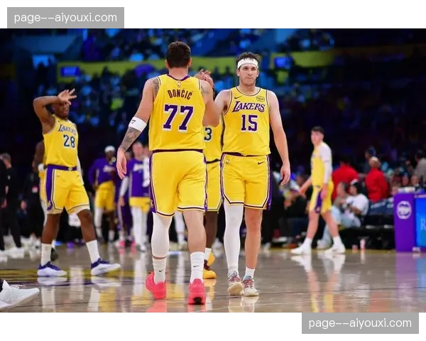湖人三巨头净效率+20.4同期联盟第一 化学反应渐入佳境